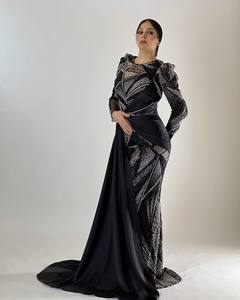 Robe de mariée en dentelle vintage luxueuse avec motif pour soirée formelle et longueur maxi - Product Image 1