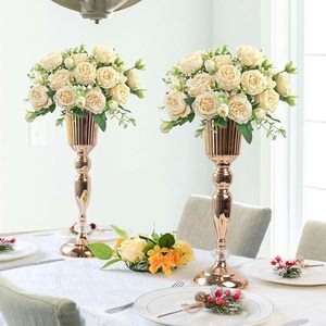 Florero de metal de lujo con acabado brillante para la decoración del hogar de lujo disponible al mejor precio - Product Image 2