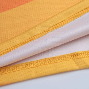 Conjunto de uniforme de baloncesto sublimado personalizado con logotipo de equipo personalizado e impresión de números, tela de secado rápido - Product Image 4