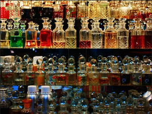 น้ำมันน้ำหอมกลิ่น Raat RANI attar บริสุทธิ์และเป็นธรรมชาติจากผู้ผลิตและผู้ส่งออก amarnath - Product Image 3