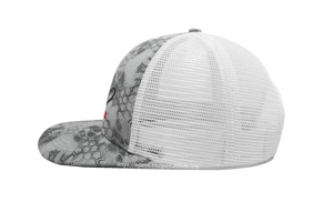 Casquette de camionneur de haute qualité inspirée des reptiles, avec construction à 6 panneaux, motif brodé en 2D de requin marteau et maille blanche - Product Image 3