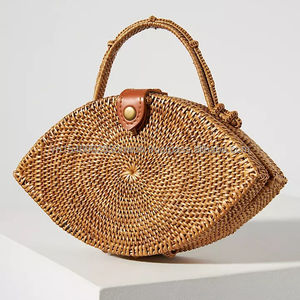 กระเป๋าถือสานหวายธรรมชาติแบบเปิดปิด ตกแต่งด้วยงานปัก  ผลิตโดย King Craft Viet รับผลิตตามสั่ง ขายส่ง สำหรับฤดูร้อน - Product Image 2
