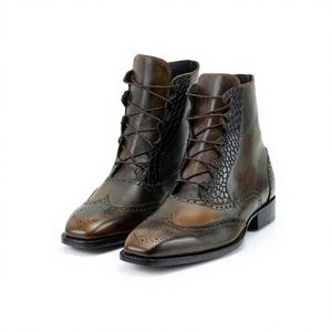 Bottes à lacets en cuir pour homme, faites à la main, style brogue, texture crocodile, bottes habillées formelles, style vintage - Product Image 1