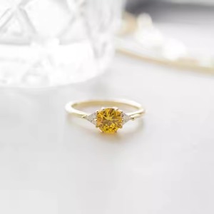 แหวนเพชรรูปห้องปฏิบัติการสีเหลืองแฟนซีทองแท้14K สุดหรูสำหรับงานแต่งงานงานหมั้นหรือสัญญา - Product Image 2