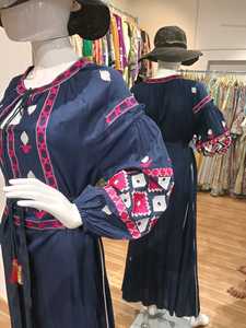 Robes élégantes vintage pour femmes à col rond, manches longues, avec lacets à la taille, imprimé floral brodé, design maxi pour femmes, automne 2025 - Product Image 3