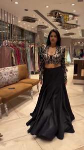 Exclusivo Conjunto de Lehenga Estilo Fishly Negro Étnico - Conjunto de 3 Piezas de Seda Tapeta con Bordado de Lentejuelas, Choli con Koti y Lehenga - Product Image 4