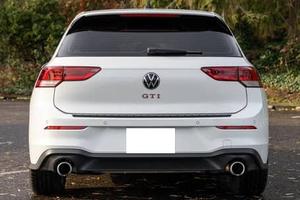TOP SELLING 2023 Volkswagen GTI S Boîte manuelle 6 vitesses, Moteur 4 cylindres turbo, Praticuellement non modifié - Product Image 6