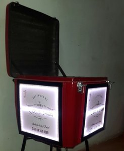 Boîte de livraison de nourriture de queue de moto de scooter électrique isolée chauffée par fibre de verre rouge imperméable à l'eau LED avec la publicité légère LED - Product Image 5