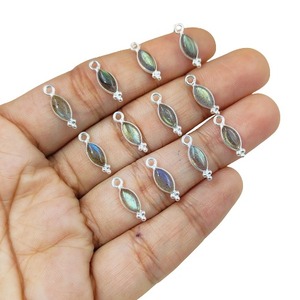 Colgante de marquesa labradorita, Pequeña Piedra Preciosa llamativa, oro Vermeil, collar de bisel elegante, fabricación de abalorios para mujer, proveedor mayorista indio - Product Image 5