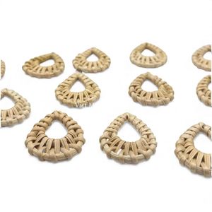 Breloques en rotin vintage tissées à la main à partir de fibres naturelles pour la fabrication de boucles d'oreilles et de colliers, Vietnam - Product Image 2