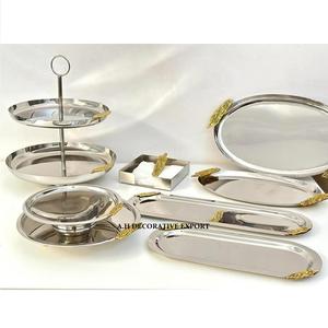 Soporte de 2 niveles ovalado de aluminio con certificación CE para cupcakes, bandeja de servicio con asas doradas texturizadas y servilletero para herramientas de repostería de bodas - Product Image 1