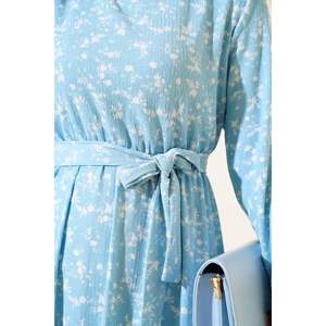 Vestido cruzado con cintura elástica y estampado floral Azul - Product Image 2