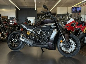 Motocicleta Ducati <span class=keywords><strong>Xdiavel</strong></span> V4 <span class=keywords><strong>Black</strong></span> Lava 2026 Nueva en Venta - Product Image 4