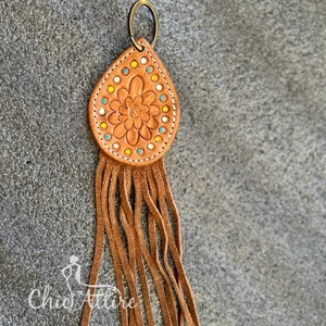 2025 porte-clés à pompon turquoise en cuir de vachette personnalisé peint à la main porte-clés en cuir véritable souple pour usage multiple - Product Image 1