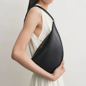 Bolso bandolera compacto de cuero Arixel - Product Image 1