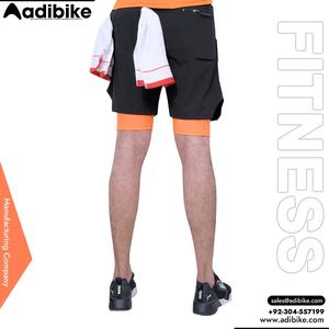 กางเกงขาสั้นออกกำลังกายผู้ชายขายดีประจำปี 2024 ทรงสปอร์ต ผ้าเนื้อเดียว ระบายอากาศ แห้งเร็ว ความยาวระดับเข่า ราคาขายส่ง - Product Image 6