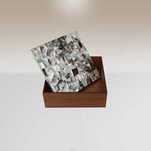 Boîte à bonbons en bois exquise avec couvercle incrusté de coquillages fabriqués à la main Boîte-cadeau arabe luxueuse Célébrations de mariage parfaites pour le Ramadan Eid - Product Image 1