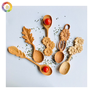 Cuchara de madera con acabado liso para cocina, servicio de comedor y uso en la industria alimentaria - Product Image 1