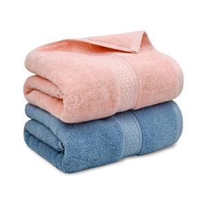 Toalla de Baño de Algodón Jacquard de Alta Densidad (650 GSM) con Diseño Abstracto, 28x56 Pulgadas, Fabricada para Suministros de Hoteles de Alta Gama - Product Image 2