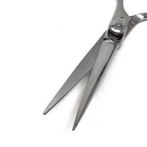 Tijeras de peluquero de alta resistencia para cortar sin esfuerzo Tijeras de peluquero profesionales de alto rendimiento - Product Image 4