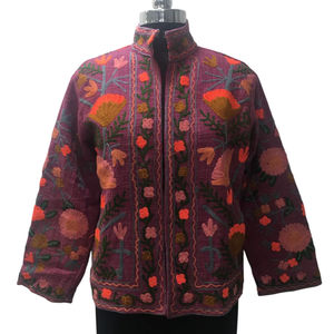 À la main Boho Chic Multicolore Suzani Brodé Coton Respirant Boho Style Artisan Fabriqué Floral Design Veste Traditionnelle - Product Image 1