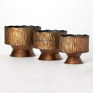 Maceteros interiores recubiertos de polvo de Color negro y Exterior chapado en oro de alta calidad con textura de diseño de aspecto atractivo de Metal de primera calidad - Product Image 1