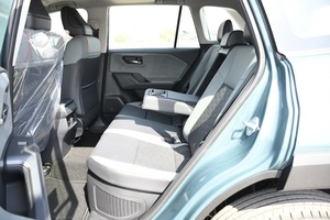 Toyota RAV4 VI [XA60]2 2026 SUV Diesel Transmission Automatique Sièges en Cuir Volant à Gauche Émissions Euro V Caméra Arrière 360° - Product Image 6