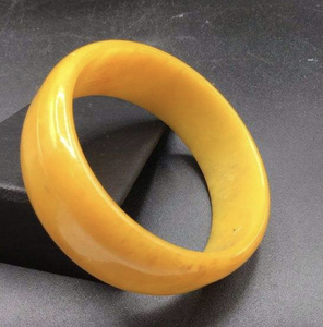 Brazalete de Resina Hecho a Mano 100% de Alta Calidad, Joyería para Mujer con Forma Personalizada a Precio Económico - Product Image 1