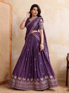 ชุดเลเฮนกาโชลีผ้าจอร์เจตต์เนื้อหนา ดีไซน์เนอร์ พร้อมงานปักและประดับเลื่อมอย่างประณีต มาพร้อมเข็มขัดและผ้าคลุมไหล่เข้าชุด สำหรับงานปาร์ตี้ - Product Image 4