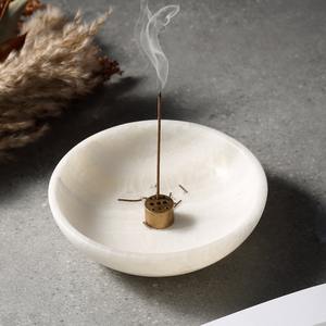 Soporte de incienso rectangular de mármol blanco hecho a mano de lujo con acento dorado, bandeja de quemador de palo de piedra decorativa moderna para spa en casa - Product Image 4