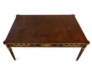 Mesa de Centro Rectangular de Lujo con Detalles Ornamentales en Latón Dorado y Acabado en Madera Elegante para Interiores Clásicos de Sala de Estar - Product Image 5