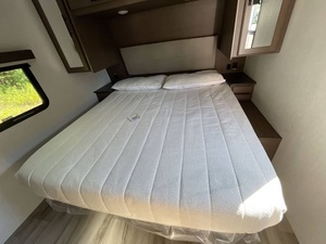 Nouvelle caravane de camping 2027 Fo_forest River Rockwood Ultra Lite 2608BS - Product Image 2