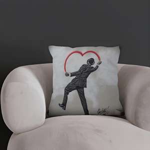 Coussin imprimé Love Graffiti : accent romantique pour la Saint-Valentin, 16"x16" - 40x40 cm - Product Image 3