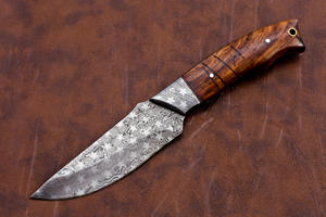 Couteau de skinner en acier damas fait à la main personnalisé avec manche en bois de rose belle gaine en cuir de qualité EDC supportée OEM - Product Image 4