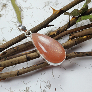 Pendentif en pierre de soleil en forme de larme en gros - Bijoux en argent 925 faits à la main avec pierres précieuses, design personnalisé - Product Image 3