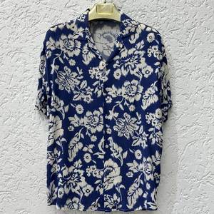 Chemise à manches courtes pour homme à motifs modernes – Coupe décontractée, tissu léger, design estival élégant pour un usage décontracté, tenue de vacances - Product Image 3