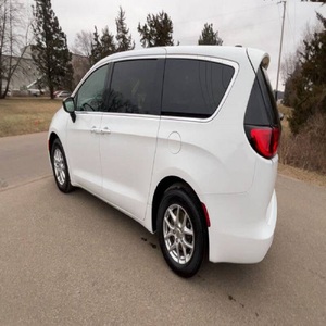 Chrysler Voyager 2024 en PARFAIT ÉTAT - Product Image 2