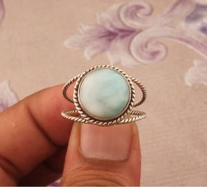 แหวนพลอยอัญมณีทรงหลังเบี้ยทรงกลมลาริมธรรมชาติสีเงินแท้สายรัดคู่ดีไซน์แบบทำมือหรูหราของขวัญเครื่องประดับสำหรับเธอ - Product Image 2