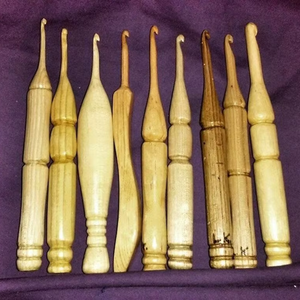Crochet en bois naturel artisanal de haute qualité |   Aiguille à tricoter lisse et polie pour le fil, l'artisanat et les projets de bricolage - Product Image 1