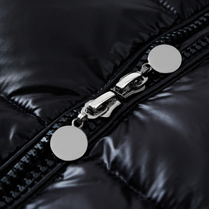 Veste matelassée pour homme à col montant et capuche en toile de couleur personnalisée, vente en gros, mode, avec logo personnalisé sur le devant, hiver - Product Image 3