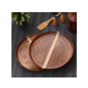 Plat à manger en bois classique Assiettes à repas en bois artisanales Assiettes en bois faites à la main de qualité supérieure par glowin fashion - Product Image 6