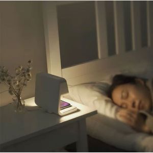 Reloj de Escritorio Digital Electrónico con Cargador Inalámbrico de Carga Rápida y Lámpara de Noche Moderna con Control Táctil - Product Image 5