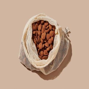Amandes crues biologiques de qualité supérieure, entières, pour des collations saines, la cuisine et la pâtisserie, en vente - Product Image 1
