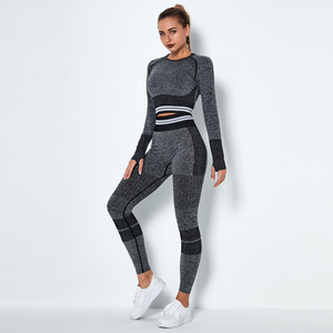 Ensemble de yoga 2 pièces pour femme : haut court à col rond et manches longues, leggings taille haute pleine longueur, color block, en Spandex et Polyester - Product Image 3