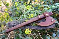 Hache Viking faite à la main en acier au carbone personnalisée Hache barbu Hache de survie en plein air avec manche en bois