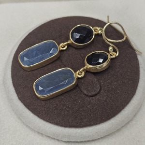 Pendientes hechos a mano de Plata de Ley 925, chapado en oro Natural, corte de ónix negro, cojín rectangular, corte de Calcedonia azul, compromiso - Product Image 2