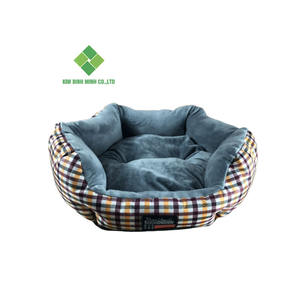 Lit pour chien de sécurité confortable fabriqué au Vietnam Lits pour animaux de compagnie lavables en machine en petites tailles moyennes grandes et XL Motif imprimé animal pour chats - Product Image 4
