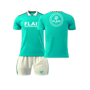 Kits de football rétro de haute qualité uniformes de maillot de football conçus sur mesure pour enfants hommes ensembles supérieurs à la mode nom/logo OEM inclus - Product Image 2