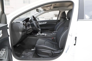 Voiture d'occasion K3 Comfort Edition Diesel Automatique 4 portes 5 places SUV avec sièges en cuir Pneus R18 Volant à gauche - Product Image 5