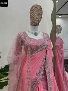 Saree indien traditionnel et de fête en fausse georgette avec fil et sequnce travail avec saree de travail de perles avec ensemble Dupatta - Product Image 3